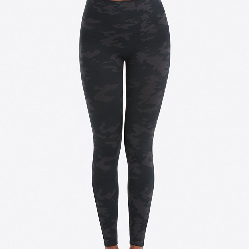 Spanx Look At Me Now Full Length Black Camo Seamless Leggings Small